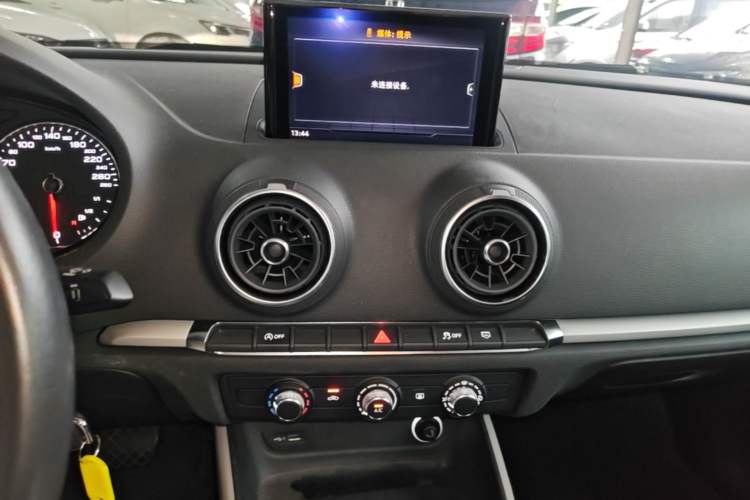 Used Audi A3 2020 Limousine 35 TFSI Ambition China VI Audio And AC Panel
