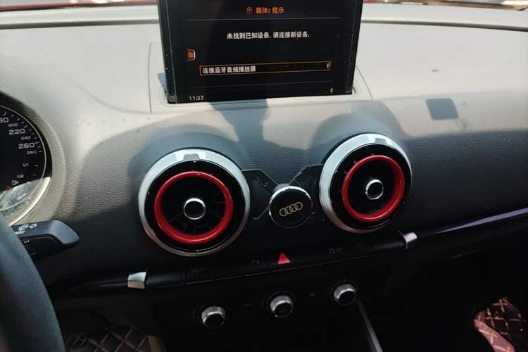 Used Audi A3 2020 Limousine 35 TFSI Fashion Edition China VI Emission Standard Audio And AC Panel