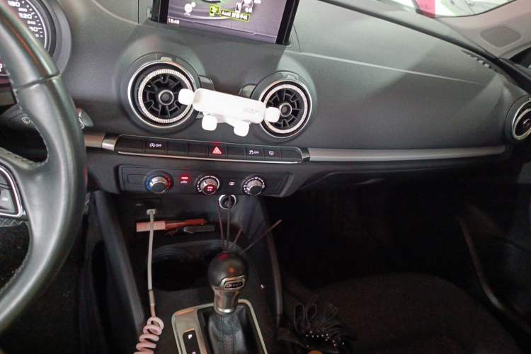 Used Audi A3 2020 Limousine 35 TFSI Ambition China VI Audio And AC Panel