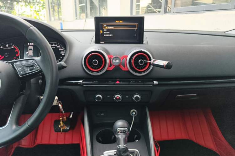 Used Audi A3 2020 Sportback 35 TFSI Fashion Edition China VI Emission Standard Audio And AC Panel