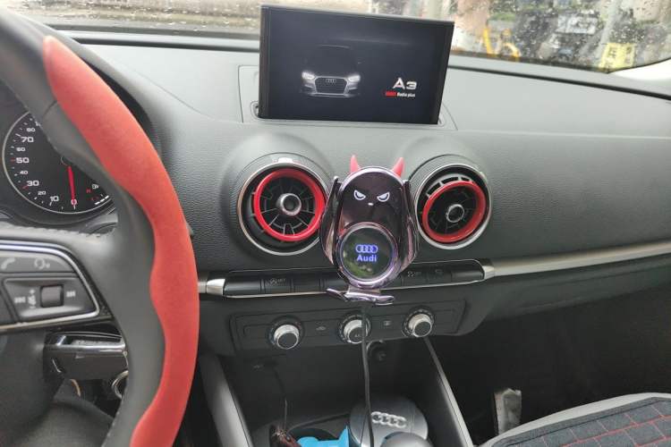 Used Audi A3 2020 Limousine 35 TFSI Ambition China VI Audio And AC Panel