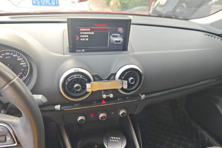 Used Audi A3 2020 Limousine 35 TFSI Fashion Edition China VI Emission Standard Audio And AC Panel