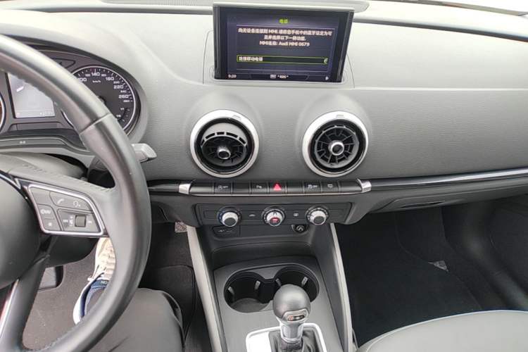 Used Audi A3 2020 Limousine 35 TFSI Fashion Edition China VI Emission Standard Audio And AC Panel