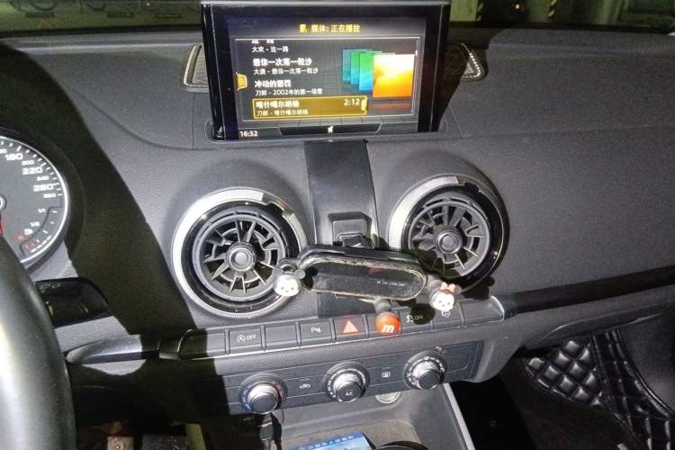 Used Audi A3 2020 Limousine 35 TFSI Fashion Edition China VI Emission Standard Audio And AC Panel