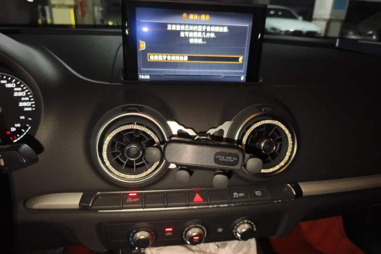 Used Audi A3 2020 Restyled Limousine 35 TFSI Ambition Version China VI Audio And AC Panel