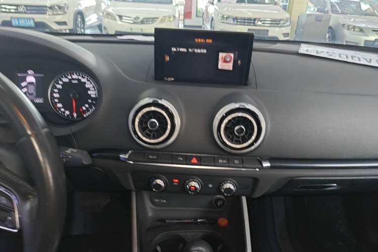 Used Audi A3 2020 Limousine 35 TFSI Fashion Edition China VI Emission Standard Audio And AC Panel