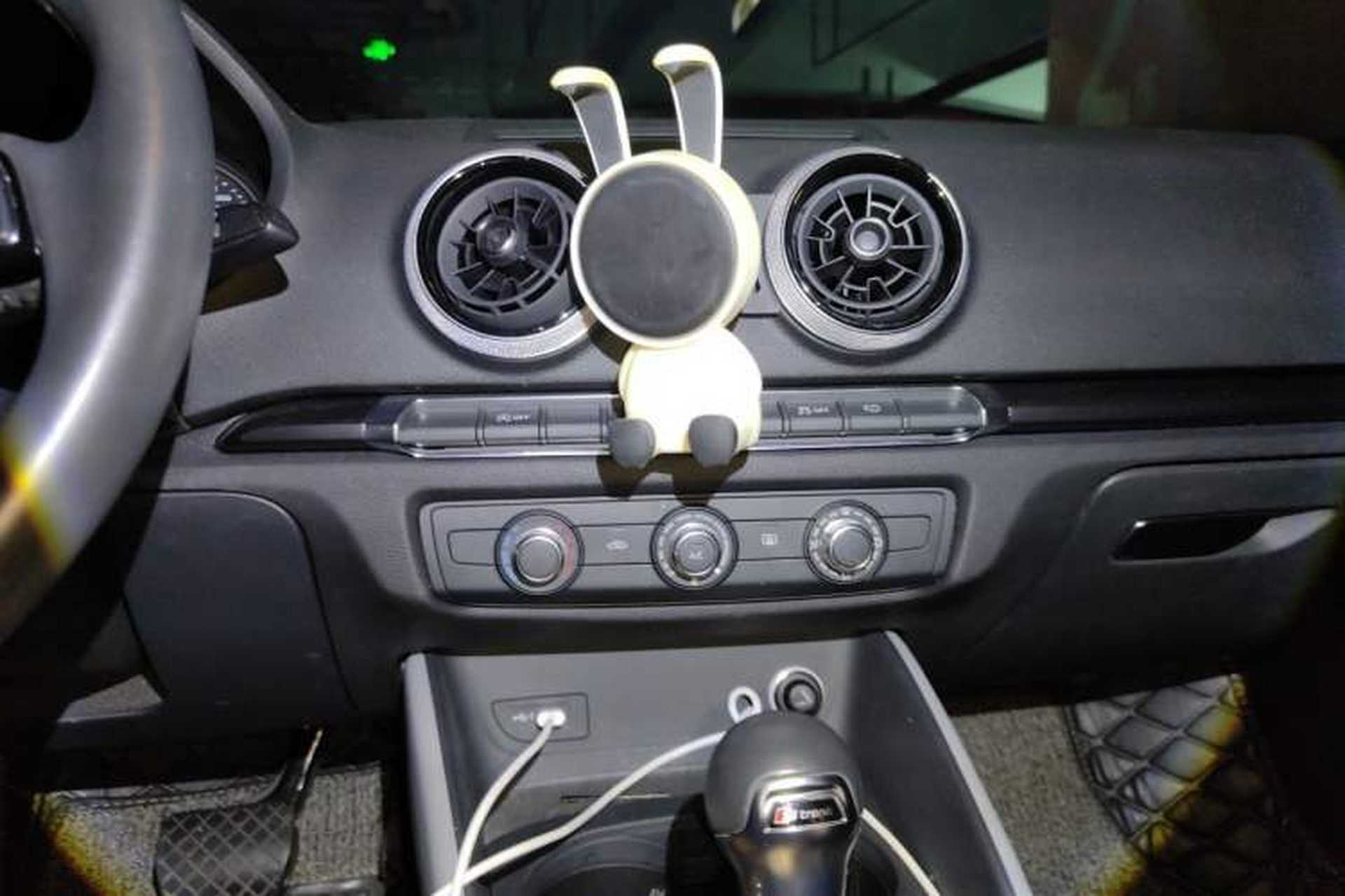 Used Audi A3 2020 Limousine 35 TFSI Fashion Edition China VI Emission Standard Audio And AC Panel