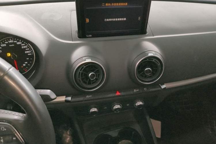 Used Audi A3 2020 Limousine 35 TFSI Ambition China VI Audio And AC Panel