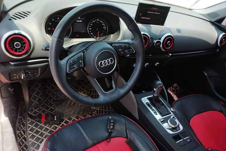 Used Audi A3 2020 Limousine 35 TFSI Fashion Edition China VI Emission Standard Center Console