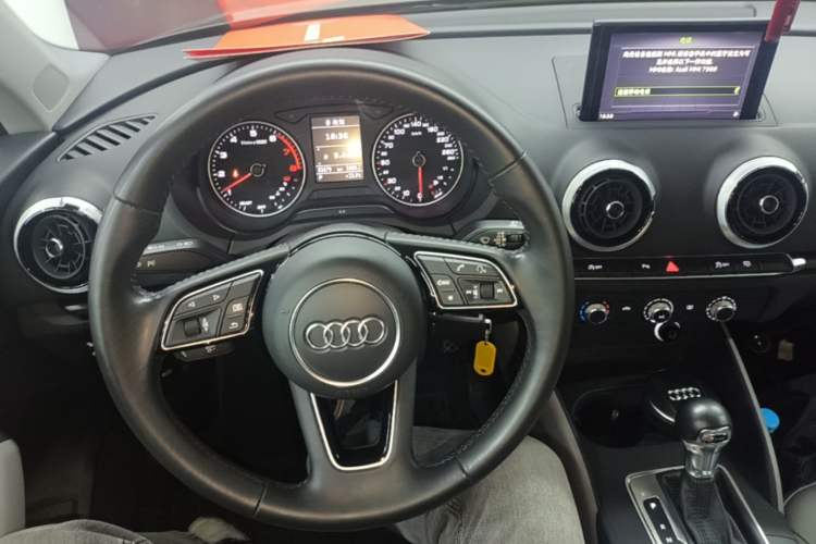 Used Audi A3 2020 Limousine 35 TFSI Fashion Edition China VI Emission Standard Center Console