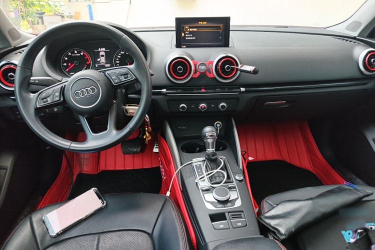 Used Audi A3 2020 Sportback 35 TFSI Fashion Edition China VI Emission Standard Center Console