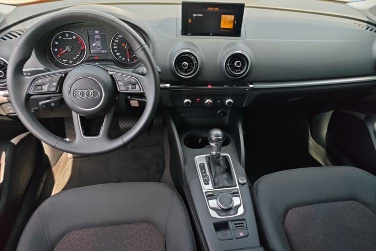 Used Audi A3 2020 Limousine 35 TFSI Ambition China VI Center Console