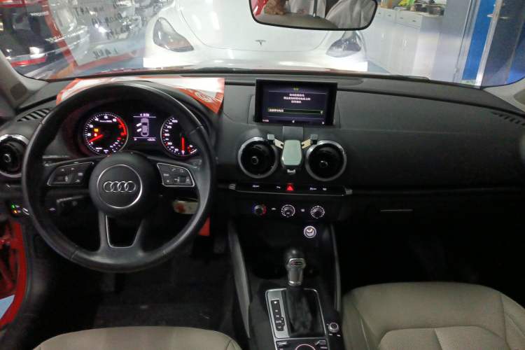 Used Audi A3 2020 Limousine 35 TFSI Fashion Edition China VI Emission Standard Center Console