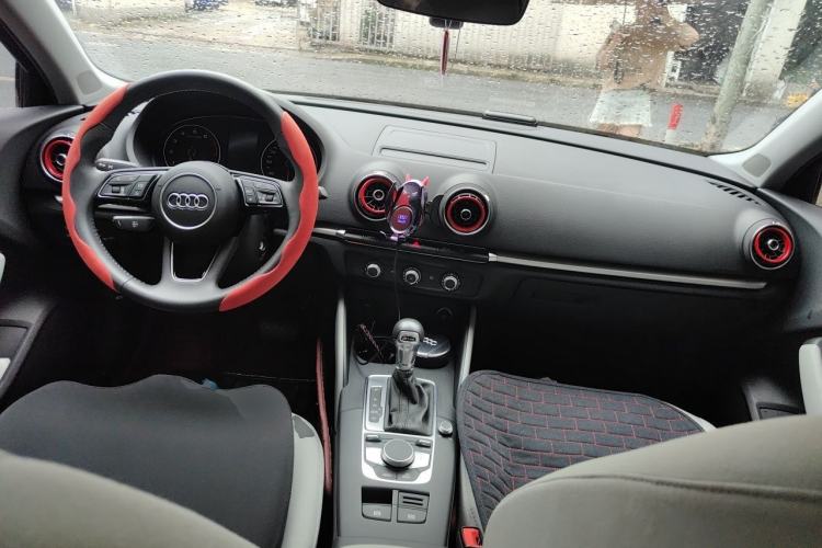 Used Audi A3 2020 Limousine 35 TFSI Ambition China VI Center Console