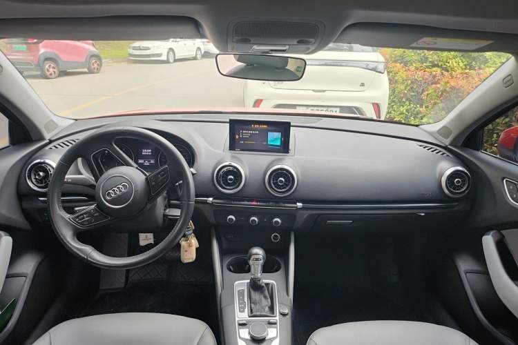 Used Audi A3 2020 Limousine 35 TFSI Fashion Edition China VI Emission Standard Center Console