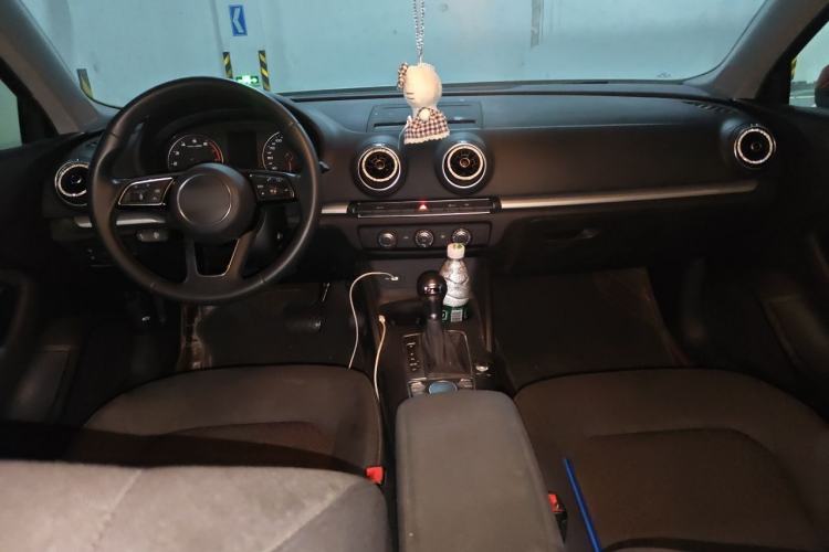 Used Audi A3 2020 Restyled Limousine 35 TFSI Ambition Version China VI Center Console
