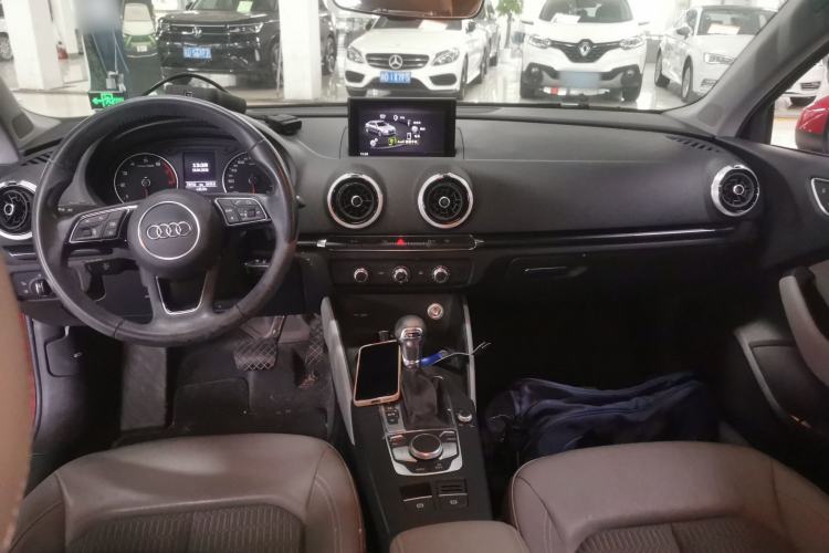 Used Audi A3 2020 Limousine 35 TFSI Fashion Edition China VI Emission Standard Center Console