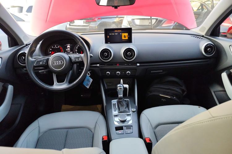 Used Audi A3 2020 Limousine 35 TFSI Fashion Edition China VI Emission Standard Center Console