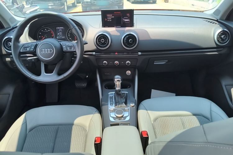 Used Audi A3 2020 Limousine 35 TFSI Fashion Edition China VI Emission Standard Center Console