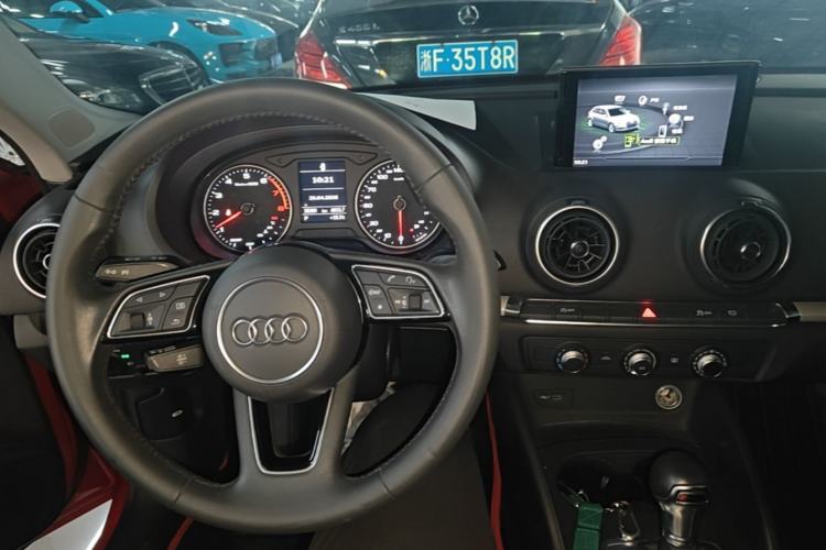 Used Audi A3 2020 Restyled Sportback 35 TFSI Entry-Level China VI Emission Standard Center Console