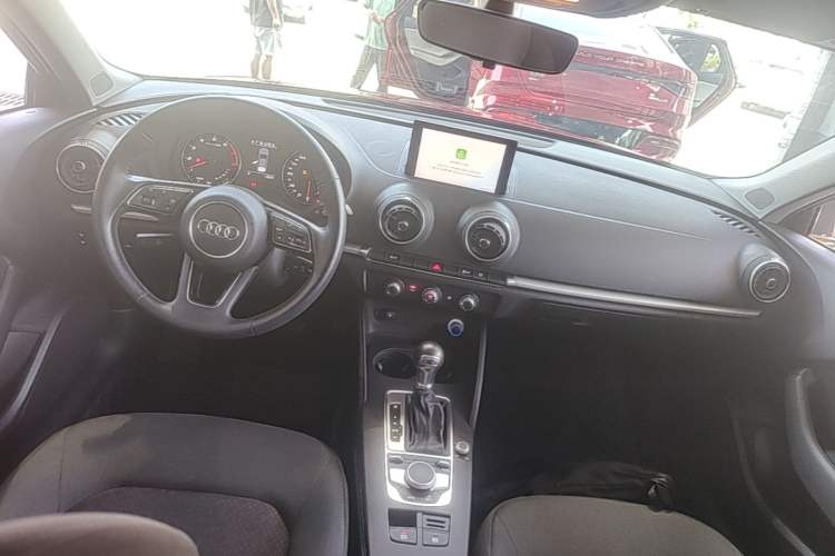 Used Audi A3 2020 Sportback 35 TFSI Ambition China VI Center Console