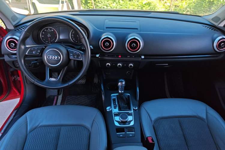 Used Audi A3 2020 Limousine 35 TFSI Fashion Edition China VI Emission Standard Center Console