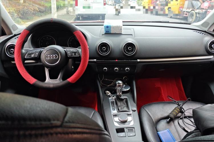 Used Audi A3 2020 Limousine 35 TFSI Ambition China VI Center Console