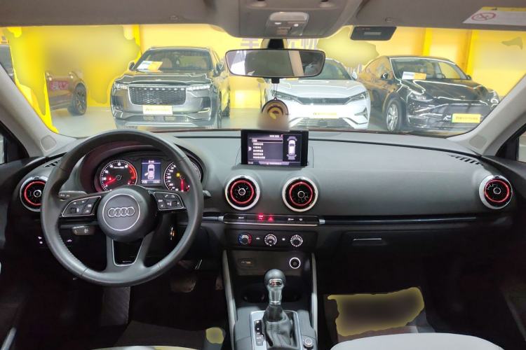 Used Audi A3 2020 Sportback 35 TFSI Fashion Edition China VI Emission Standard Center Console