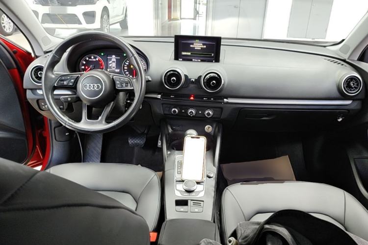 Used Audi A3 2020 Limousine 35 TFSI Ambition China VI Center Console