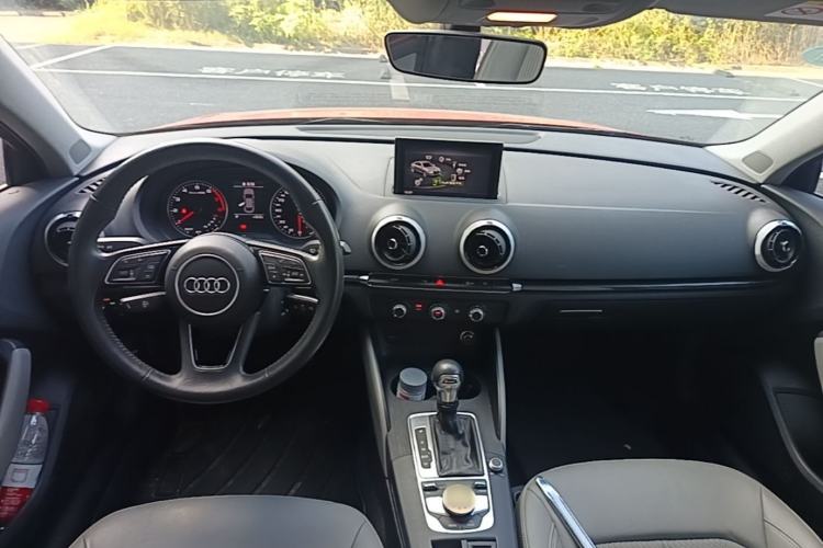 Used Audi A3 2020 Limousine 35 TFSI Fashion Edition China VI Emission Standard Center Console