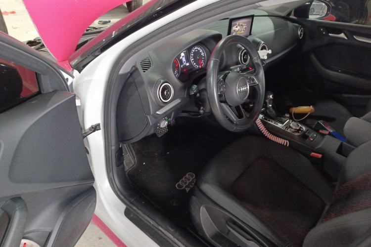 Used Audi A3 2020 Limousine 35 TFSI Ambition China VI Driver Seat