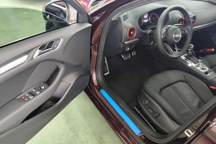 Used Audi A3 2020 Limousine 35 TFSI Style Edition China VI Emission Standard Driver Seat