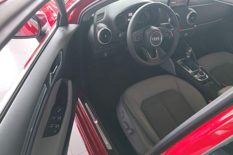 Used Audi A3 2020 Sportback 35 TFSI Fashion Edition China VI Emission Standard Driver Seat