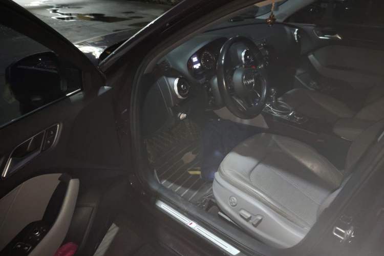 Used Audi A3 2020 Limousine 35 TFSI Fashion Edition China VI Emission Standard Driver Seat