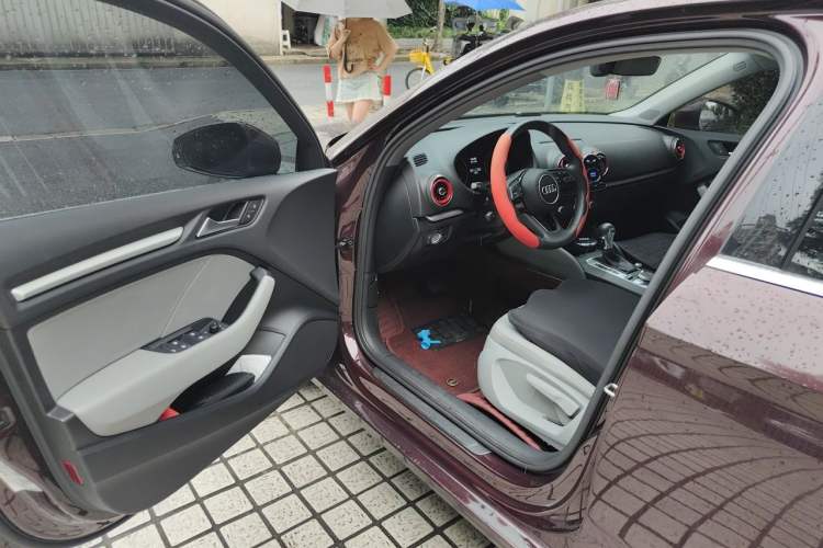 Used Audi A3 2020 Limousine 35 TFSI Ambition China VI Driver Seat