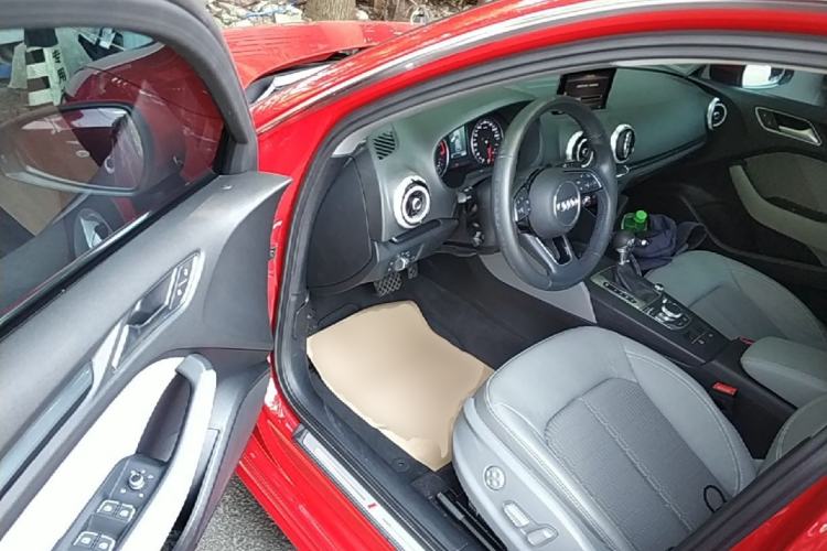 Used Audi A3 2020 Sportback 35 TFSI Fashion Edition China VI Emission Standard Driver Seat