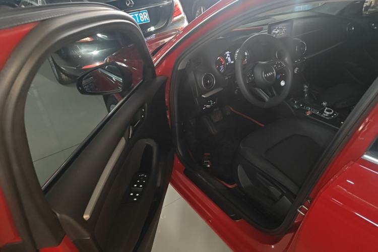 Used Audi A3 2020 Restyled Sportback 35 TFSI Entry-Level China VI Emission Standard Driver Seat
