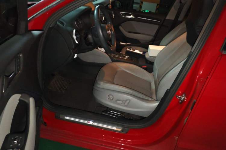 Used Audi A3 2020 Sportback 35 TFSI Fashion Edition China VI Emission Standard Driver Seat