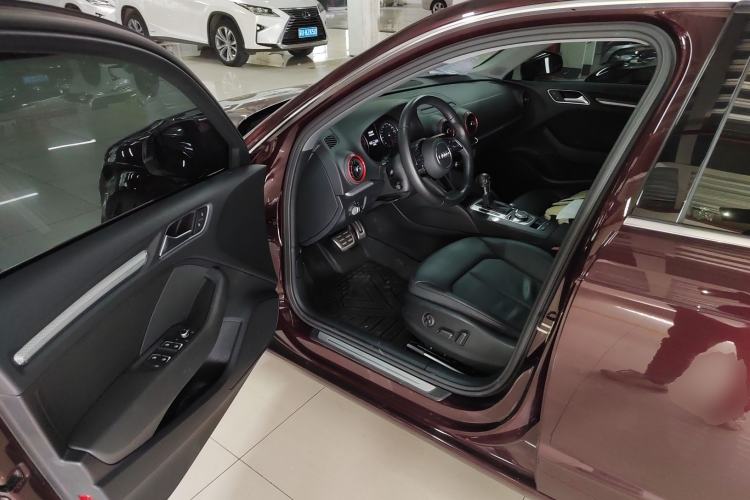 Used Audi A3 2020 Sportback 35 TFSI Style Edition China VI Emission Standard Driver Seat