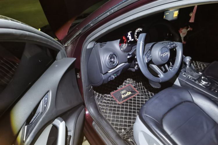 Used Audi A3 2020 Sportback 35 TFSI Ambition China VI Driver Seat