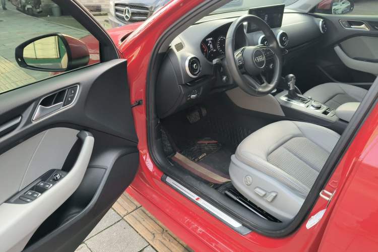 Used Audi A3 2020 Limousine 35 TFSI Fashion Edition China VI Emission Standard Driver Seat