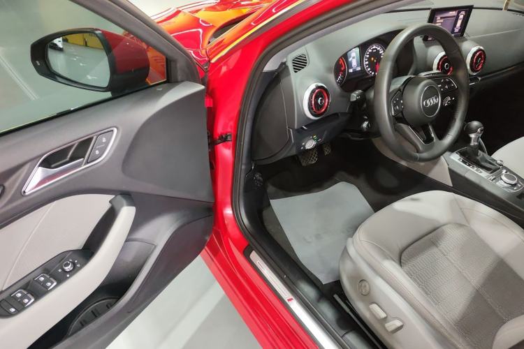 Used Audi A3 2020 Sportback 35 TFSI Fashion Edition China VI Emission Standard Driver Seat