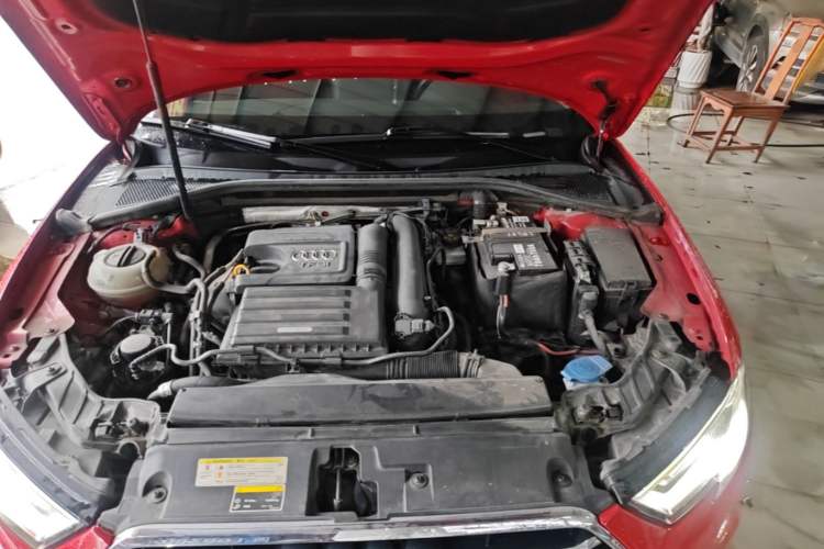 Used Audi A3 2020 Limousine 35 TFSI Ambition China VI Engine Bay