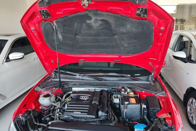 Used Audi A3 2020 Sportback 35 TFSI Fashion Edition China VI Emission Standard Engine Bay
