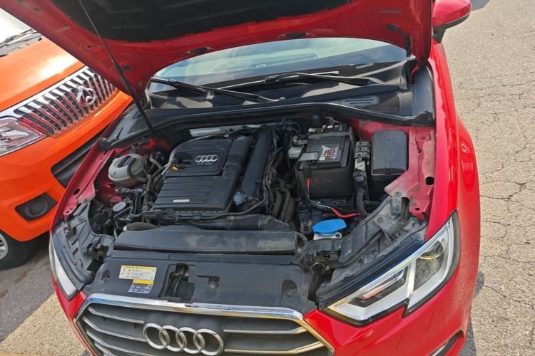 Used Audi A3 2020 Limousine 35 TFSI Ambition China VI Engine Bay