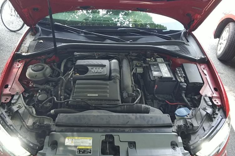 Used Audi A3 2020 Sportback 35 TFSI Fashion Edition China VI Emission Standard Engine Bay