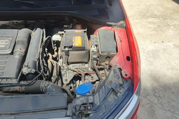 Used Audi A3 2020 Sportback 35 TFSI Fashion Edition China VI Emission Standard Engine Bay Left