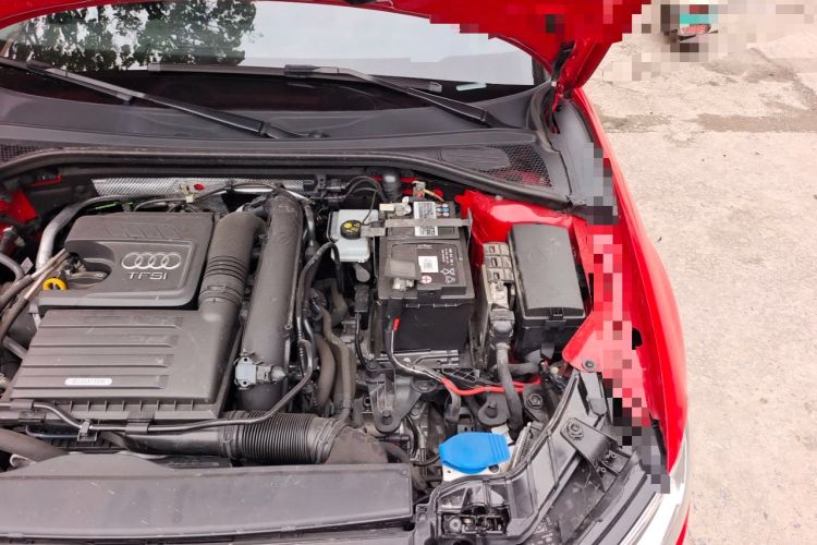 Used Audi A3 2020 Limousine 35 TFSI Fashion Edition China VI Emission Standard Engine Bay Left