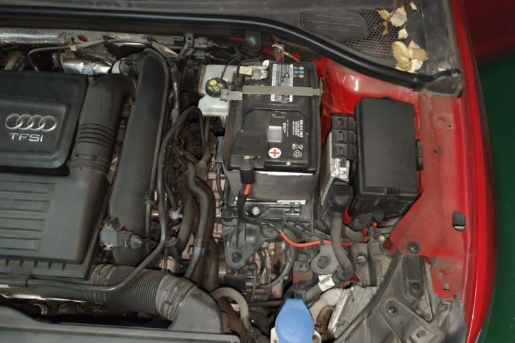 Used Audi A3 2020 Sportback 35 TFSI Fashion Edition China VI Emission Standard Engine Bay Left