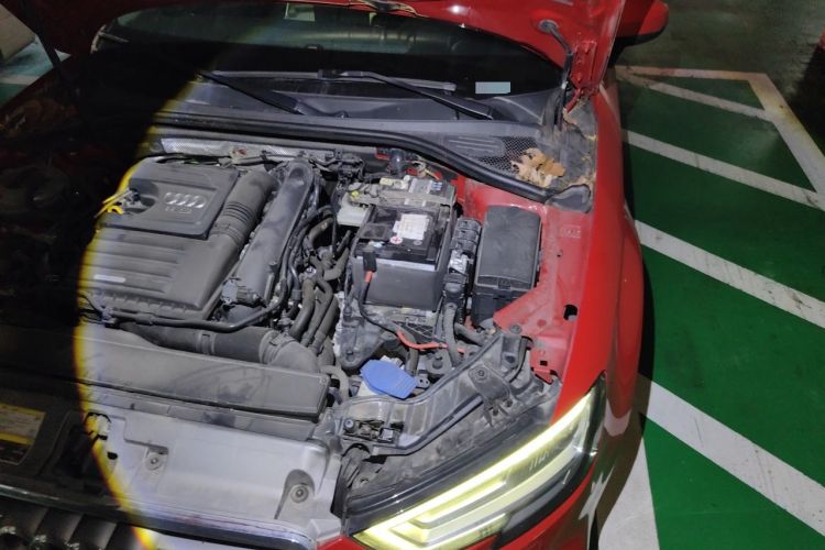 Used Audi A3 2020 Limousine 35 TFSI Fashion Edition China VI Emission Standard Engine Bay Left